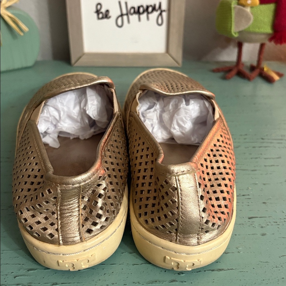 Tory Burch Stylish Gold Slip-On Shoes SZ 8.5 box 134 - Picture 4 of 6
